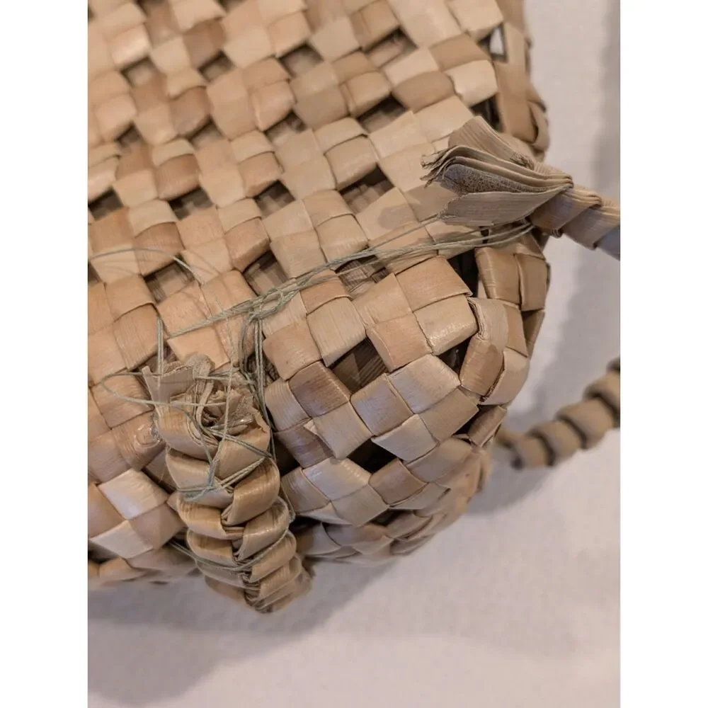 Vintage Woven Straw Backpack – Artisanal Craft – Repair or Repurpose - Picture 5 of 7